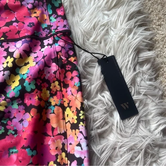 NWT wear it to heart floral legging